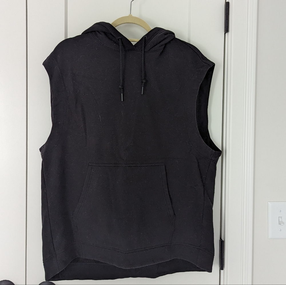 Athleta sleeveless hooded sweatshirt